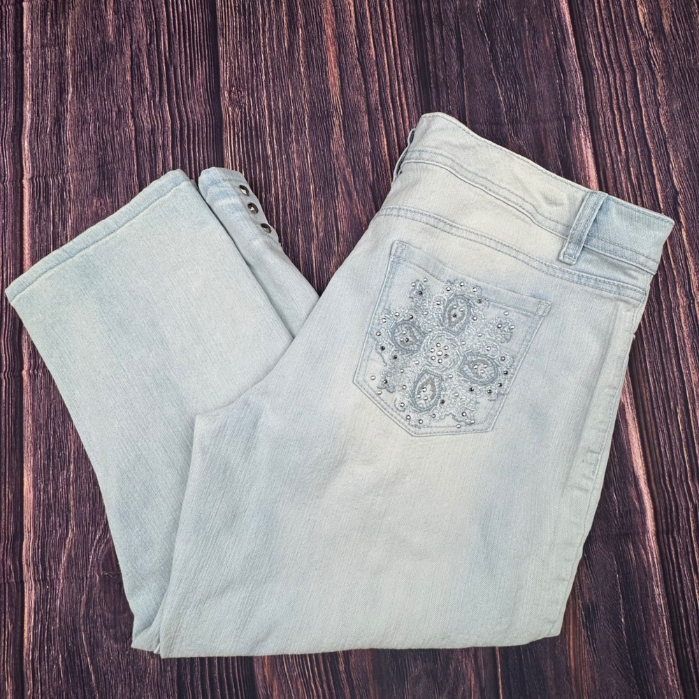 Nine West Karen Floral Capri 14 Light Wash Denim Embroidered Boho Crop Jeans